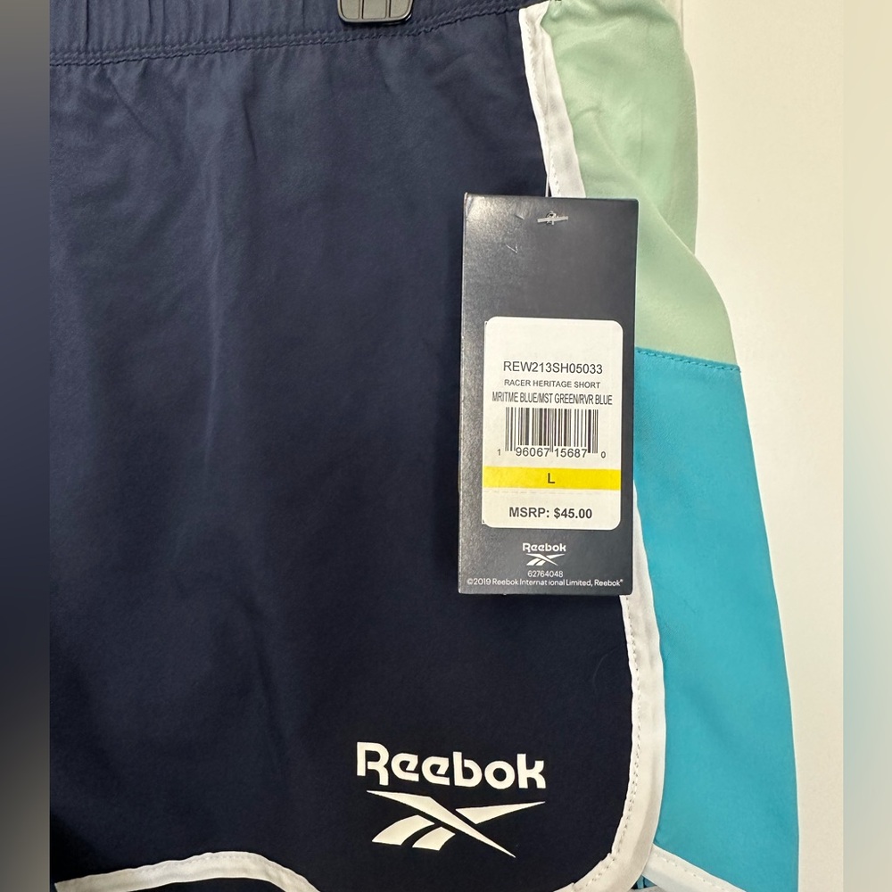 Reebok Relax Short Women’s Sport Size L NWT - Picture 3 of 8